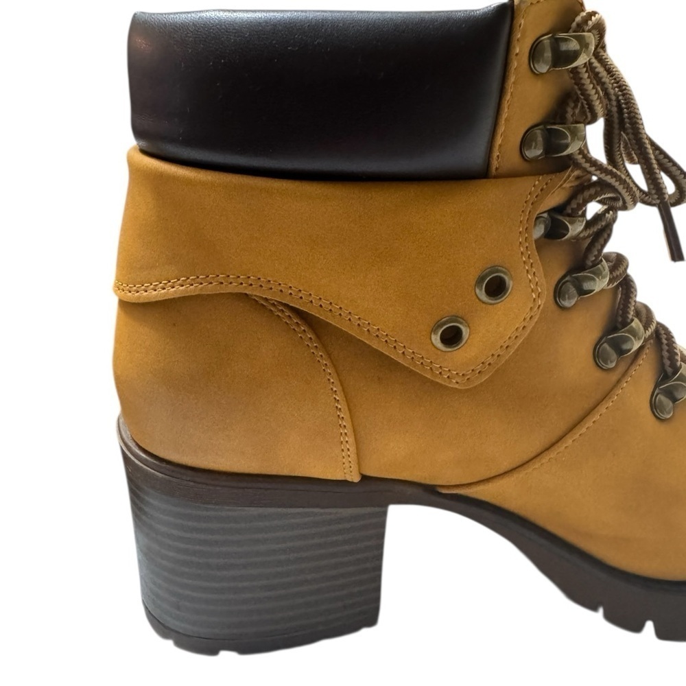 NWOTs Wren Lug Sole Tan Hiker Boots from Maurices size 7 1/2 - Picture 6 of 10